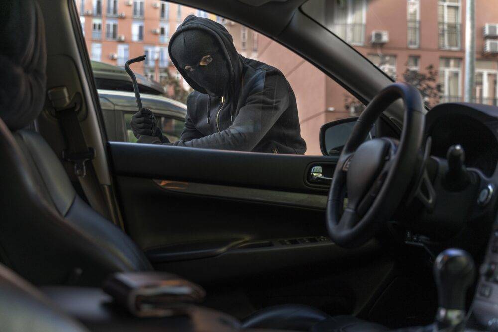 police car left unlocked is stolen